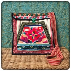 Ethnic Boho colorful shoulder bag, embroidered 🌸